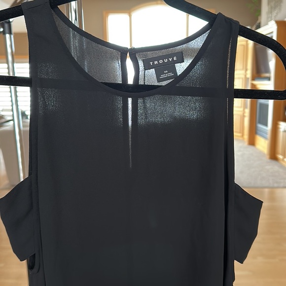 TROUVÉ Black Tank Top - Picture 2 of 6